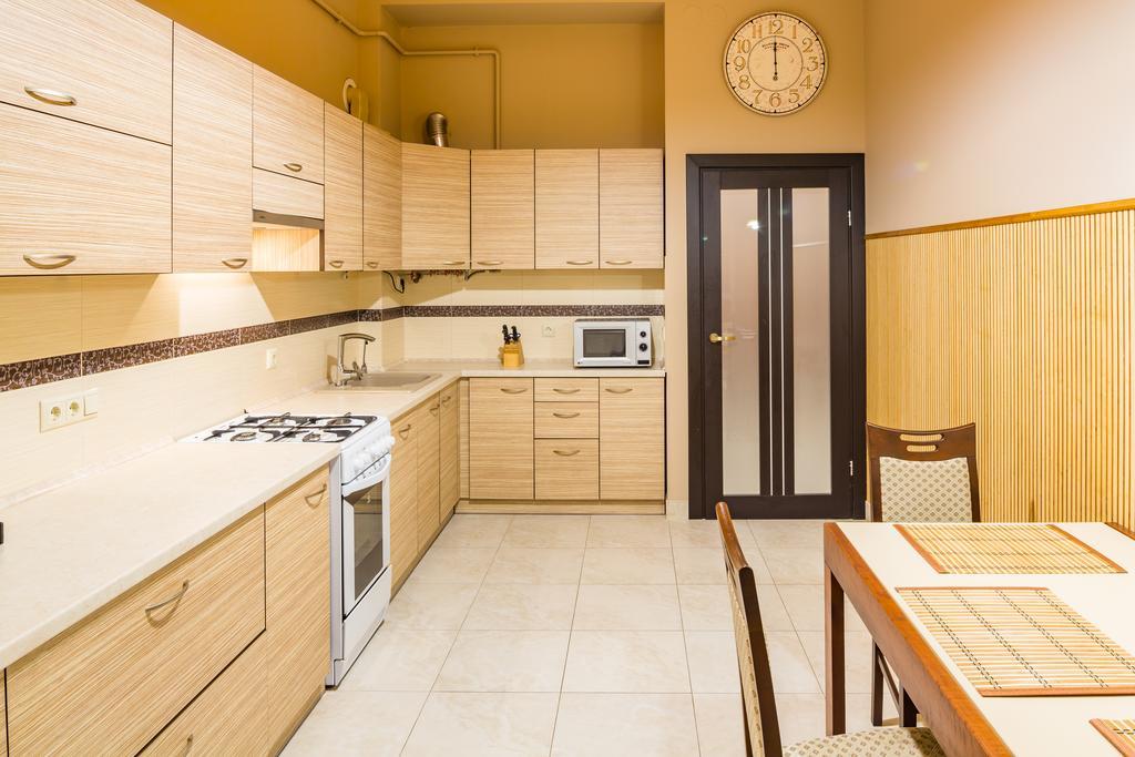 Apartments Alfa Tsekhova 1 Львов Экстерьер фото