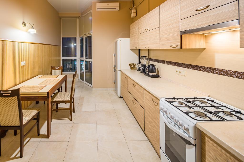 Apartments Alfa Tsekhova 1 Львов Экстерьер фото