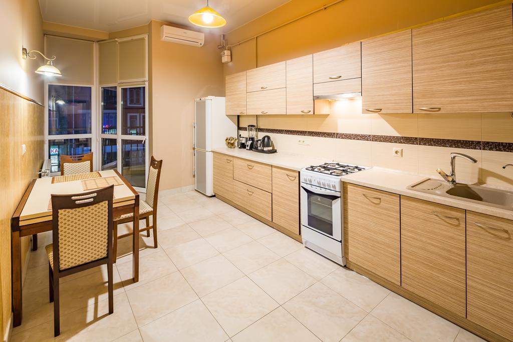 Apartments Alfa Tsekhova 1 Львов Экстерьер фото